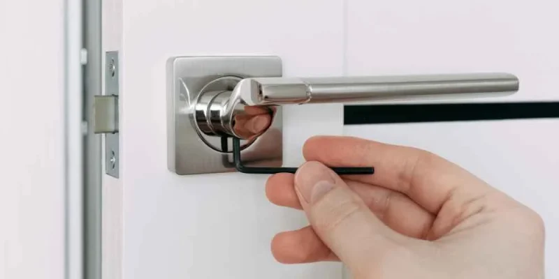 PROFESSIONAL LOCKSMITHS